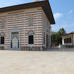 Velideba Koru Camii Yapm i